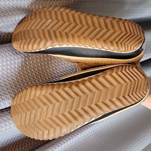 Sorel Out 'N About Weatherproof Booties Size 10 - Picture 3 of 6